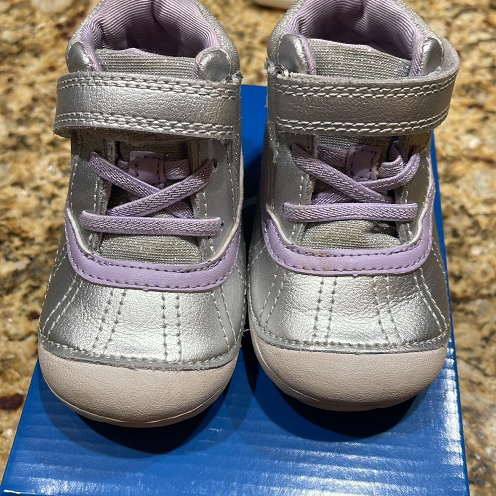 Stride Rite Size 5 - Picture 2 of 3